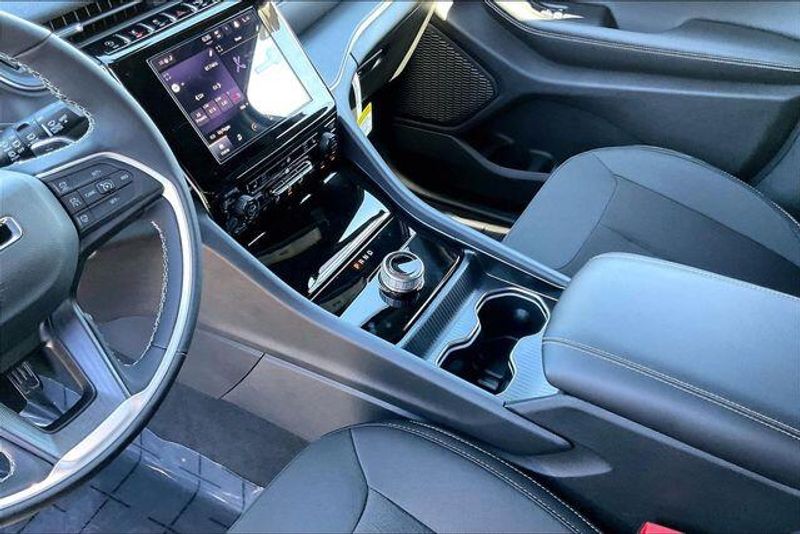 New 2026 Jeep Grand Cherokee Laredo X 4x4Image 7