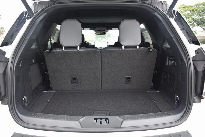 New 2025 Ford Explorer STImage 6