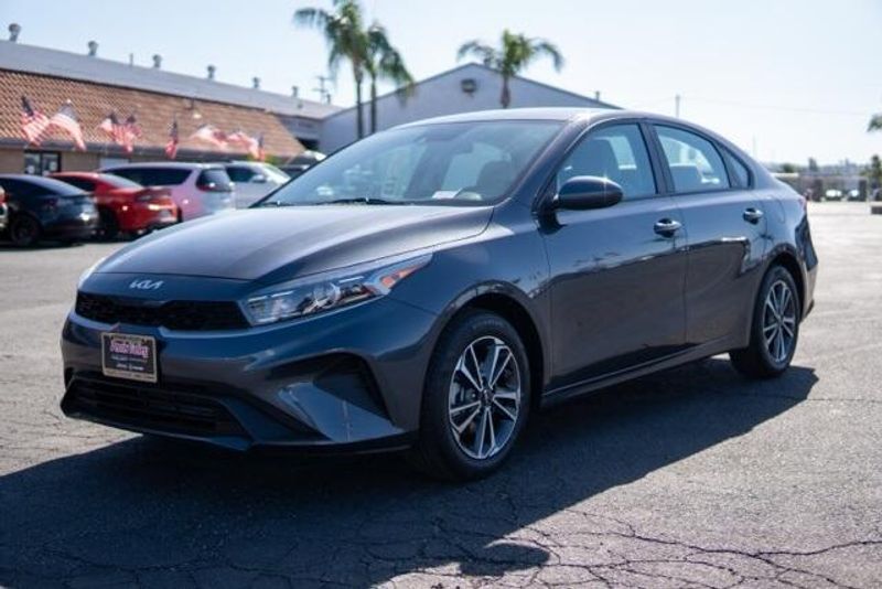 Used 2023 Kia Forte LXSImage 3
