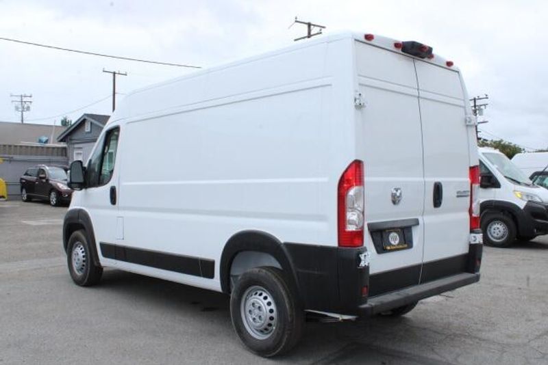 2025 RAM ProMaster 1500 High Roof 136 WBImage 9