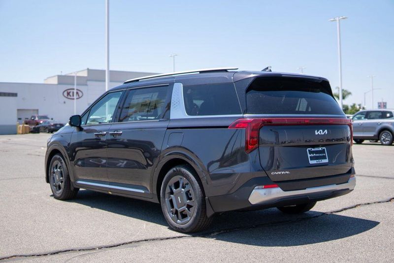 New 2026 Kia Carnival Hybrid SXImage 5