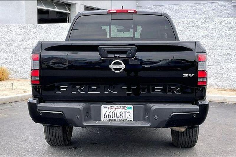 Used 2023 Nissan Frontier SVImage 3