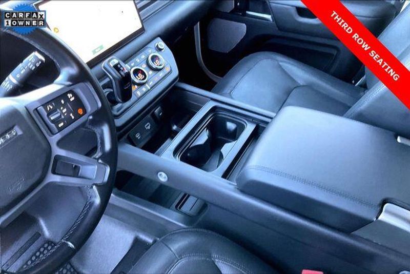 Used 2024 Land Rover Defender X-Dynamic SEImage 17