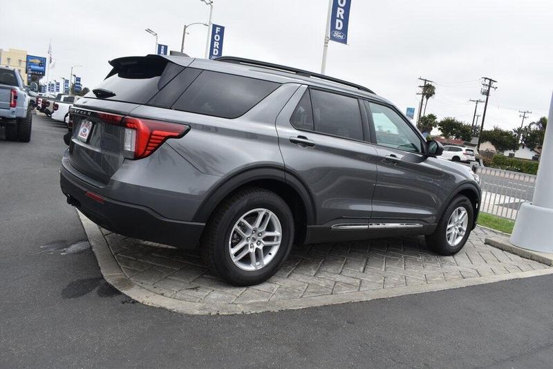 New 2025 Ford Explorer ActiveImage 2