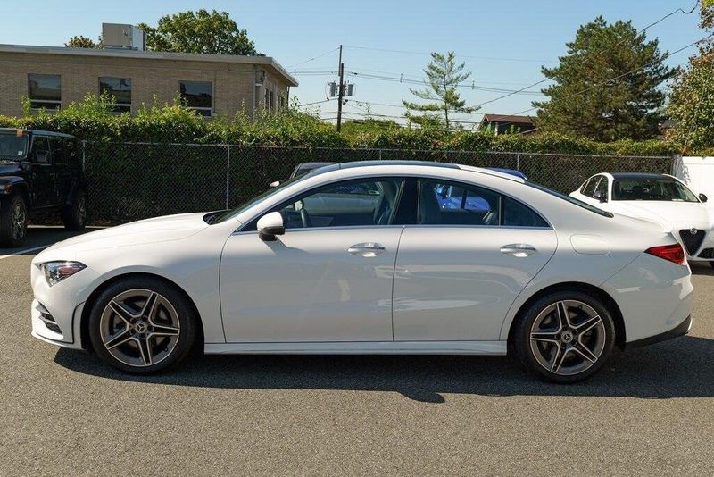 2022 Mercedes Benz CLA 250 photo 3