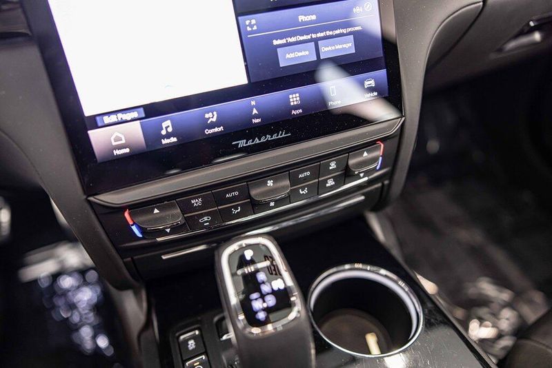 2023 Maserati Quattroporte Modena Q4 photo 26