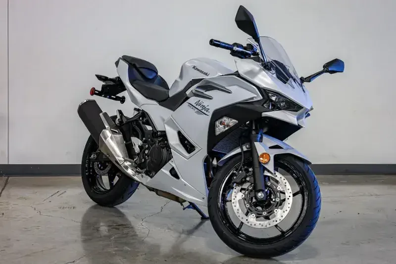 2025 KAWASAKI NINJA 500 ABS 