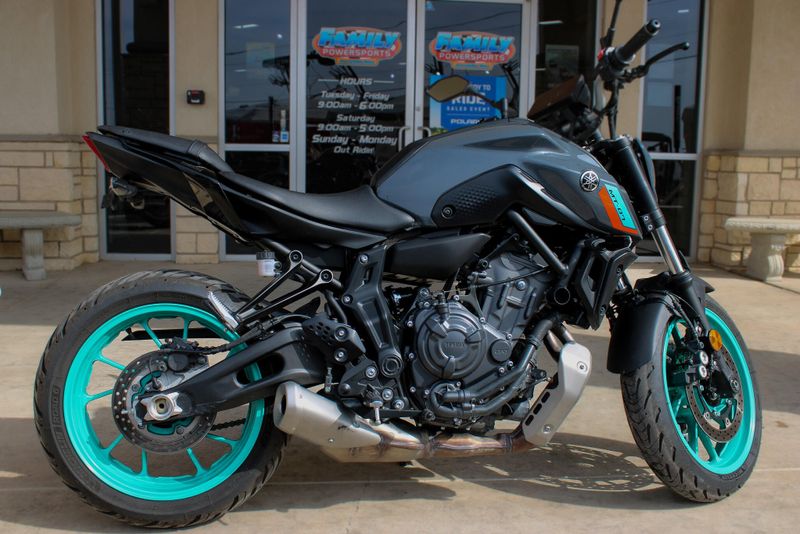 2023 YAMAHA MT07 GREY 