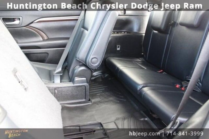 2016 Toyota Highlander LimitedImage 45