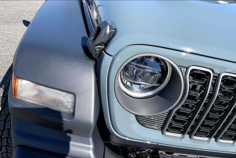 New 2026 Jeep Wrangler 4-door Sport SImage 11