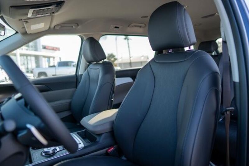 2026 Kia Carnival Hybrid LXSImage 10