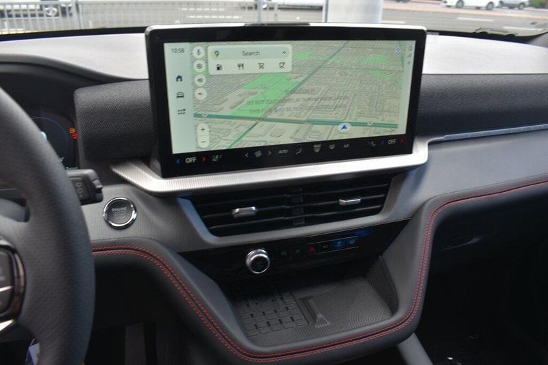 2025 Ford Explorer ST-LineImage 19
