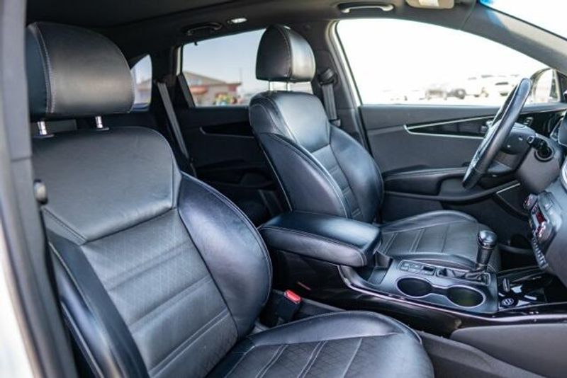 2019 Kia Sorento SX LimitedImage 12