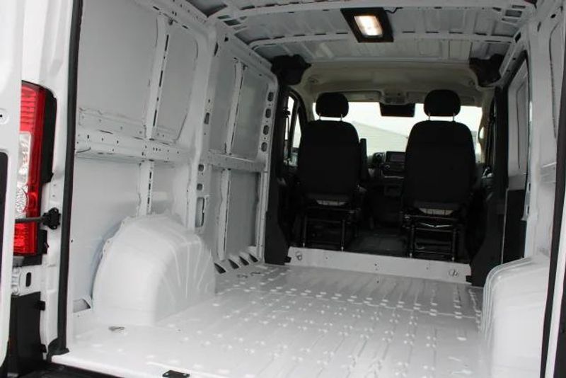 2025 RAM ProMaster 1500 Low Roof 118 WBImage 9