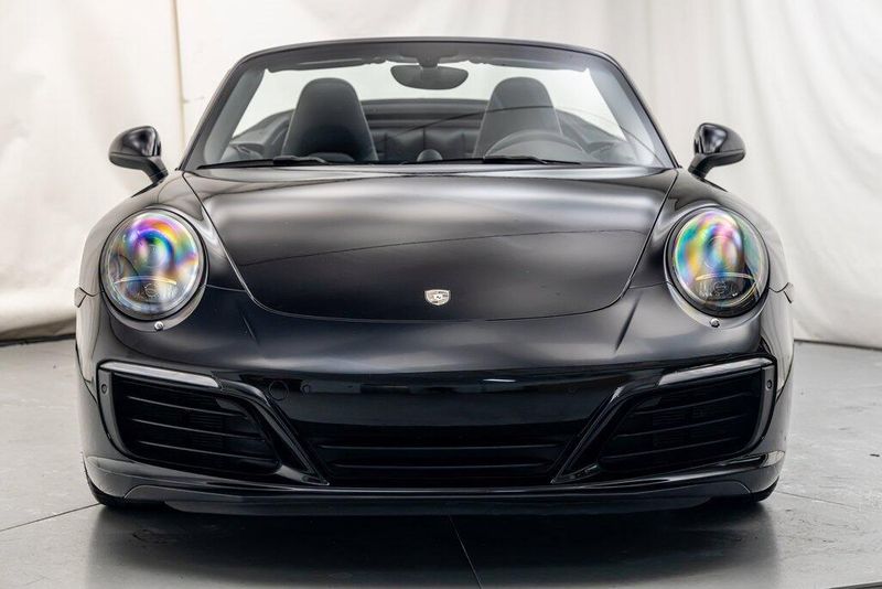 2017 Porsche 911 Carrera 4SImage 8