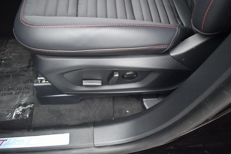 New 2025 Ford Explorer ST-LineImage 15