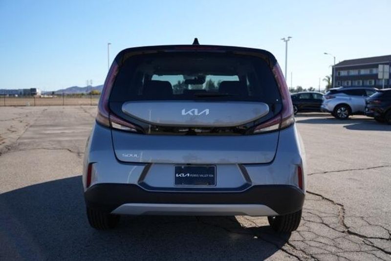 Used 2023 Kia Soul LXImage 6