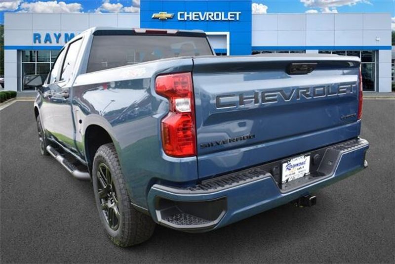 2024 Chevrolet Silverado 1500 CustomImage 7