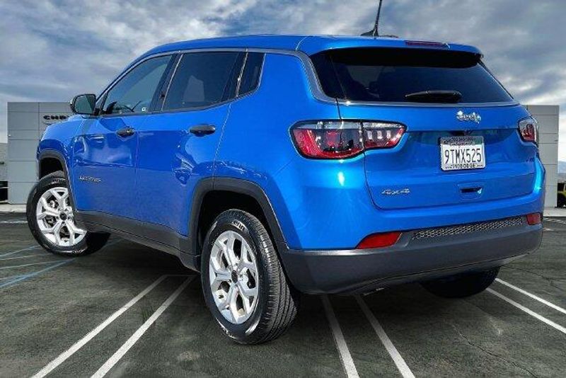 Used 2025 Jeep Compass SportImage 10