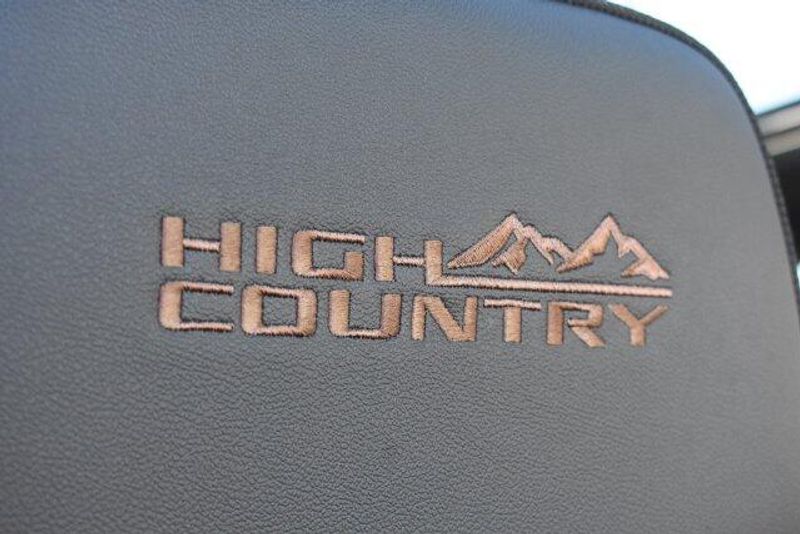 New 2026 Chevrolet Suburban High CountryImage 18