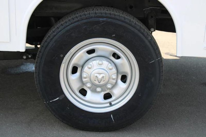 2024 RAM 2500 Tradesman Regular Cab Harbor BodyImage 7