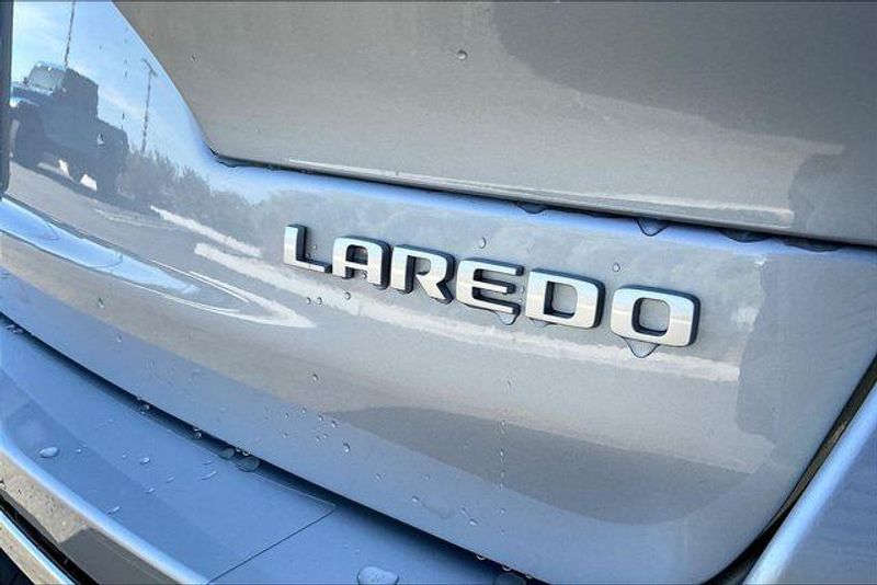 New 2025 Jeep Grand Cherokee L Laredo 4x4Image 13