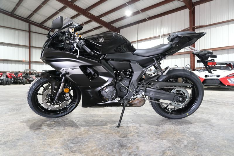 2025 YAMAHA YZFR7 MATTE RAVEN BLACK 