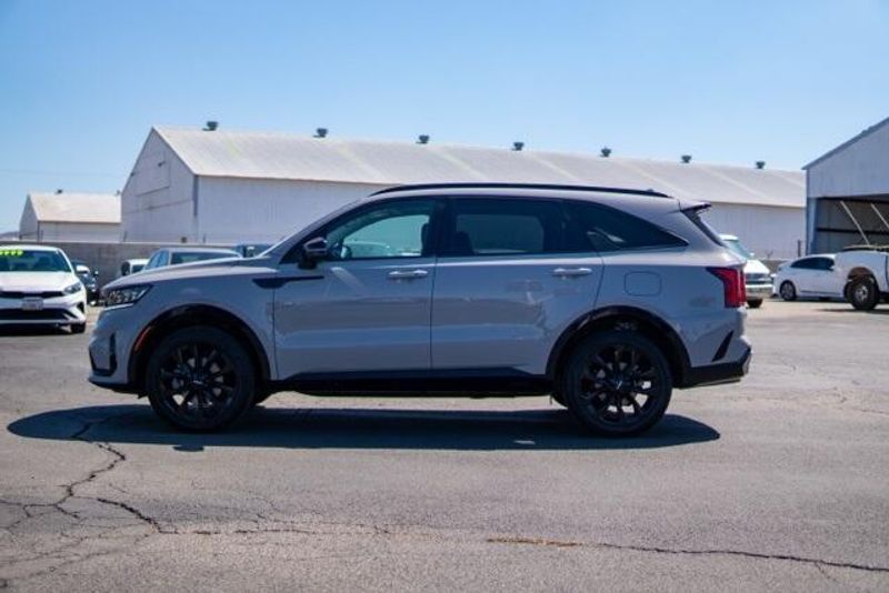 Used 2022 Kia Sorento SXImage 4
