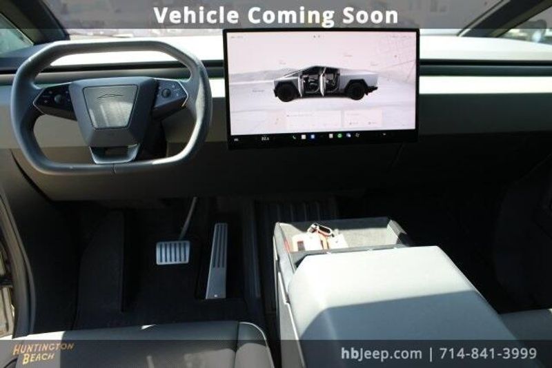 2024 Tesla Cybertruck BaseImage 16