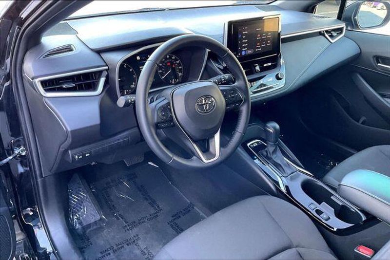 Used 2025 Toyota Corolla Hatchback SEImage 14