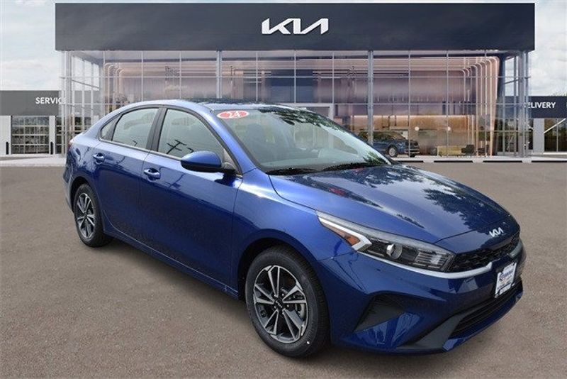 2024 Kia Forte LXSImage 1