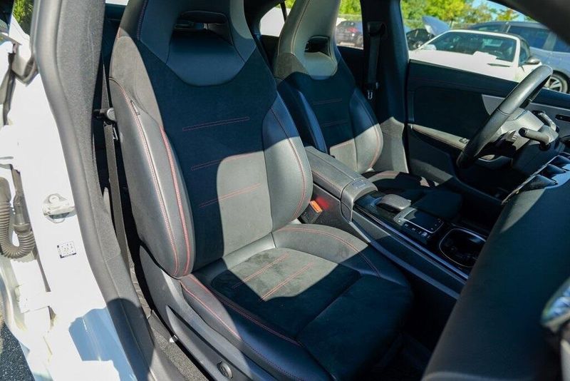 2022 Mercedes Benz CLA 250 photo 32