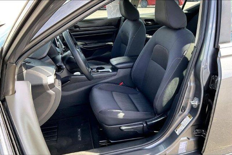 Used 2025 Nissan Altima 2.5 SImage 24