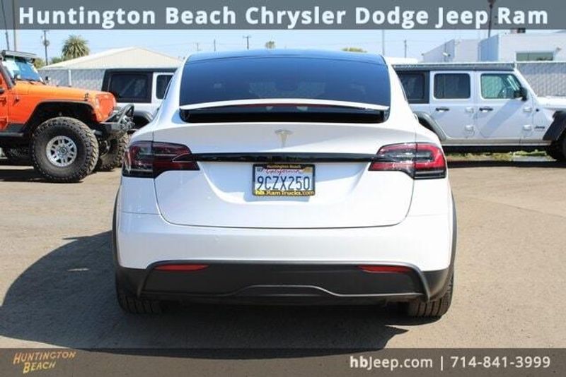 2022 Tesla Model X BaseImage 4