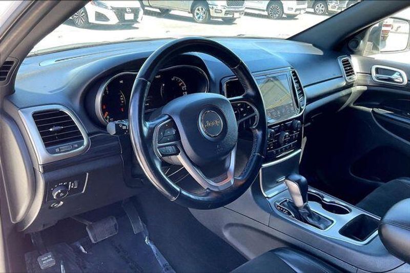 Used 2021 Jeep Grand Cherokee Laredo XImage 14