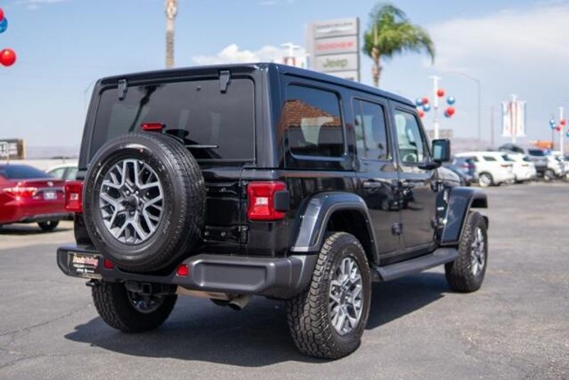 Used 2024 Jeep Wrangler SaharaImage 7