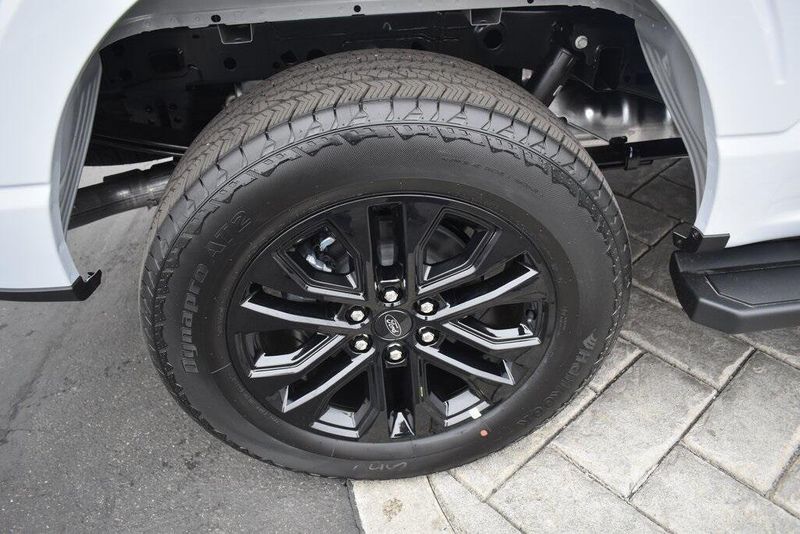 New 2025 Ford F-150 LariatImage 4