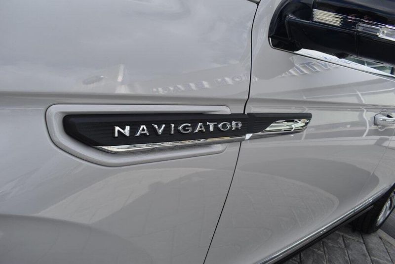 2023 Lincoln Navigator ReserveImage 5