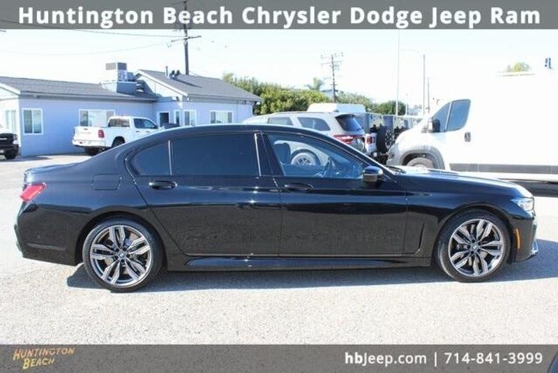 2022 BMW 7 Series M760iImage 3