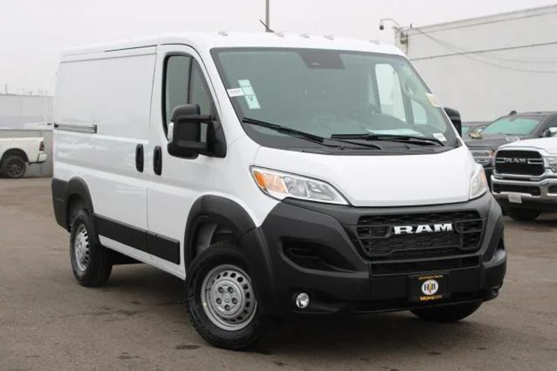 2025 RAM ProMaster 1500 Low Roof 118 WBImage 1