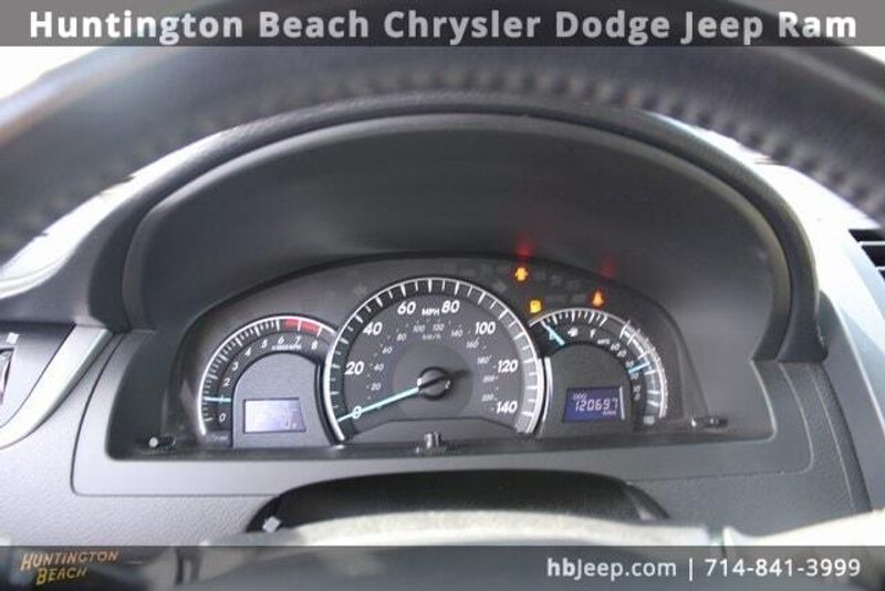2014 Toyota Camry XLEImage 19