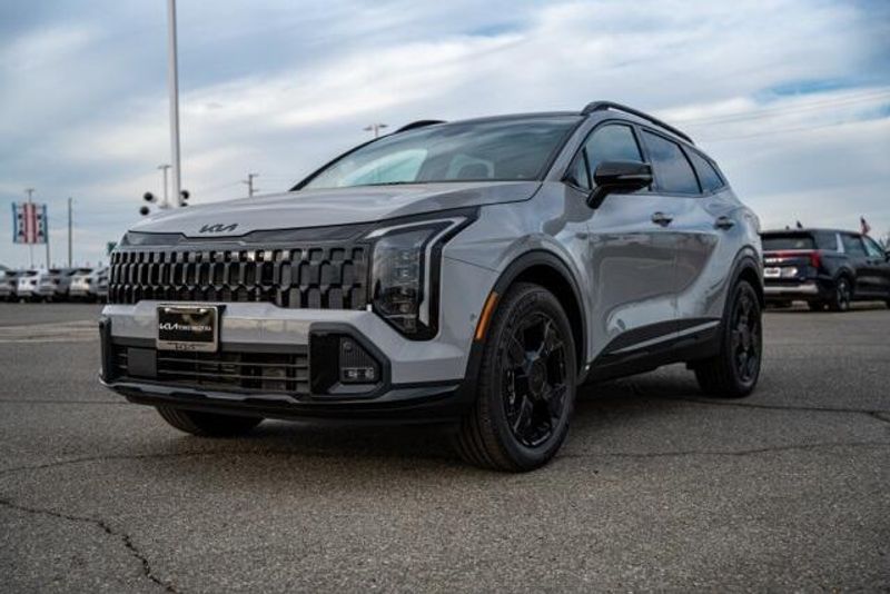 New 2026 Kia Sportage Plug-In Hybrid X-Line PrestigeImage 3