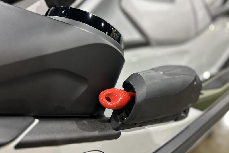 2025 Sea-Doo FISHPRO APEX 300 (SOUND SYSTEM) Image 3