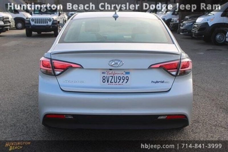 2017 Hyundai Sonata Hybrid SEImage 5