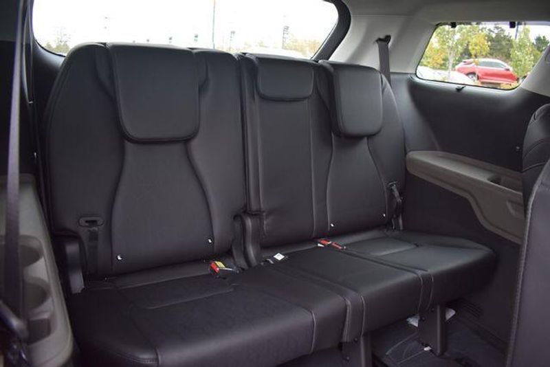 New 2026 Kia Carnival Hybrid EXImage 15