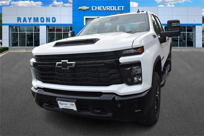 New 2025 Chevrolet Silverado 2500HD CustomImage 7