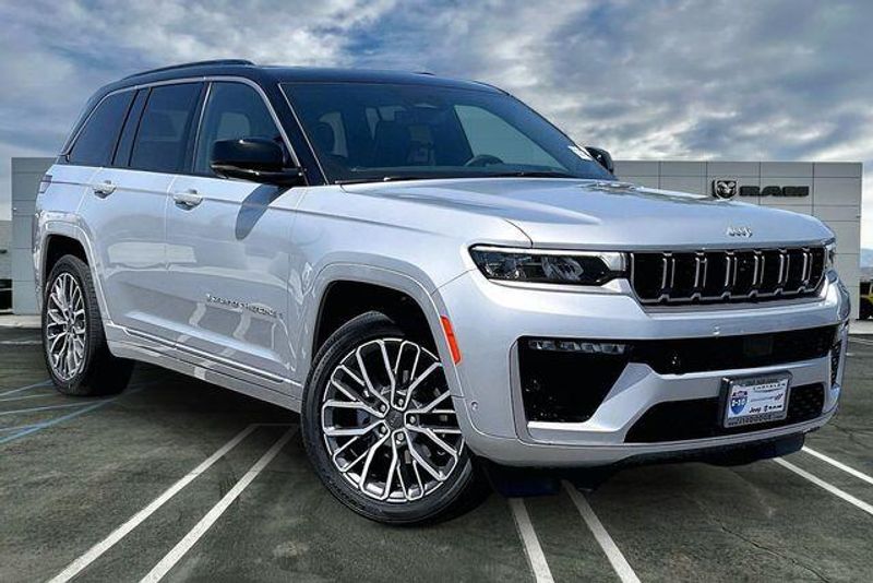 New 2026 Jeep Grand Cherokee SummitImage 14