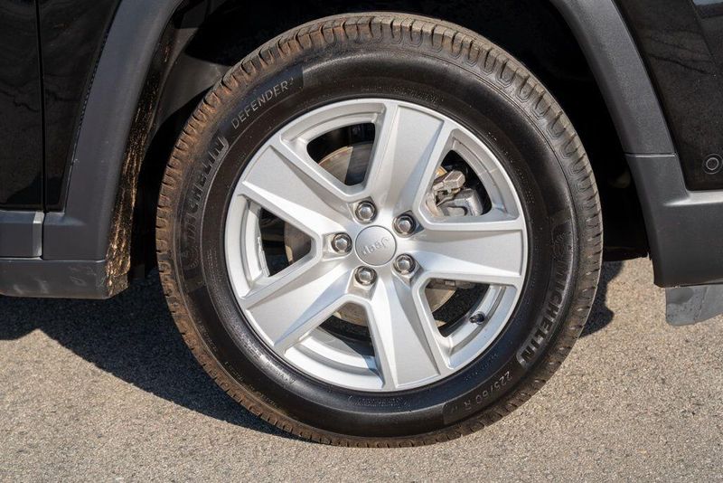 Used 2022 Jeep Compass LatitudeImage 9