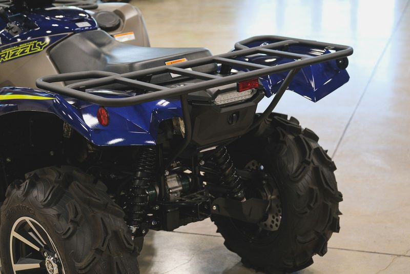 2023 YAMAHA Grizzly  EPS SE in a BLUE exterior color. Family PowerSports (877) 886-1997 familypowersports.com 