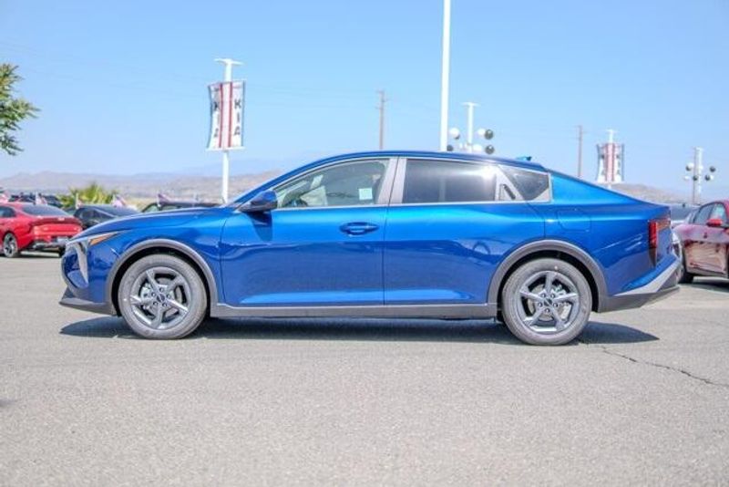 New 2025 Kia K4 LXSImage 4